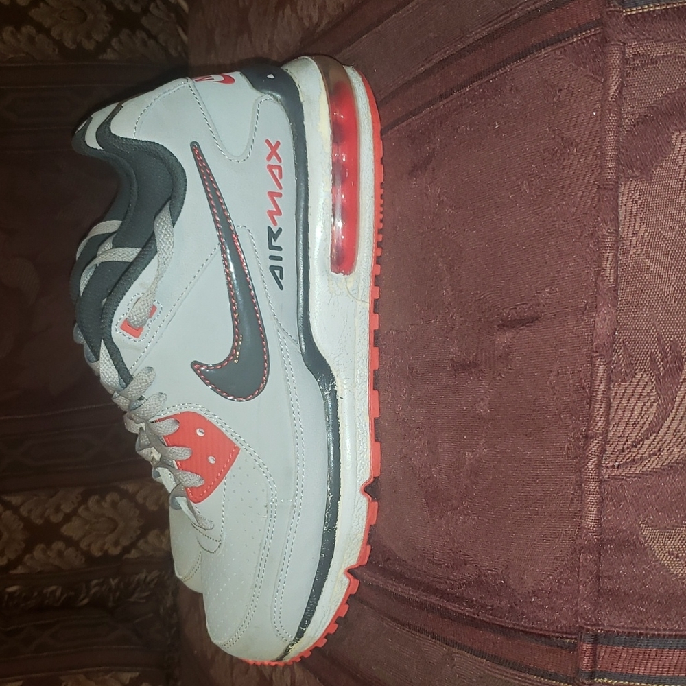 NIKE AIR MAX SIZE 9